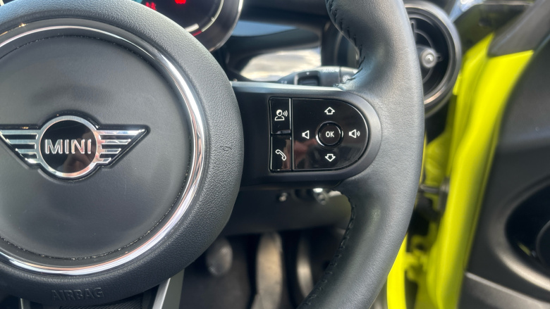 MINI Hatchback 1.5 Cooper Classic Premium 3dr Petrol Hatchback